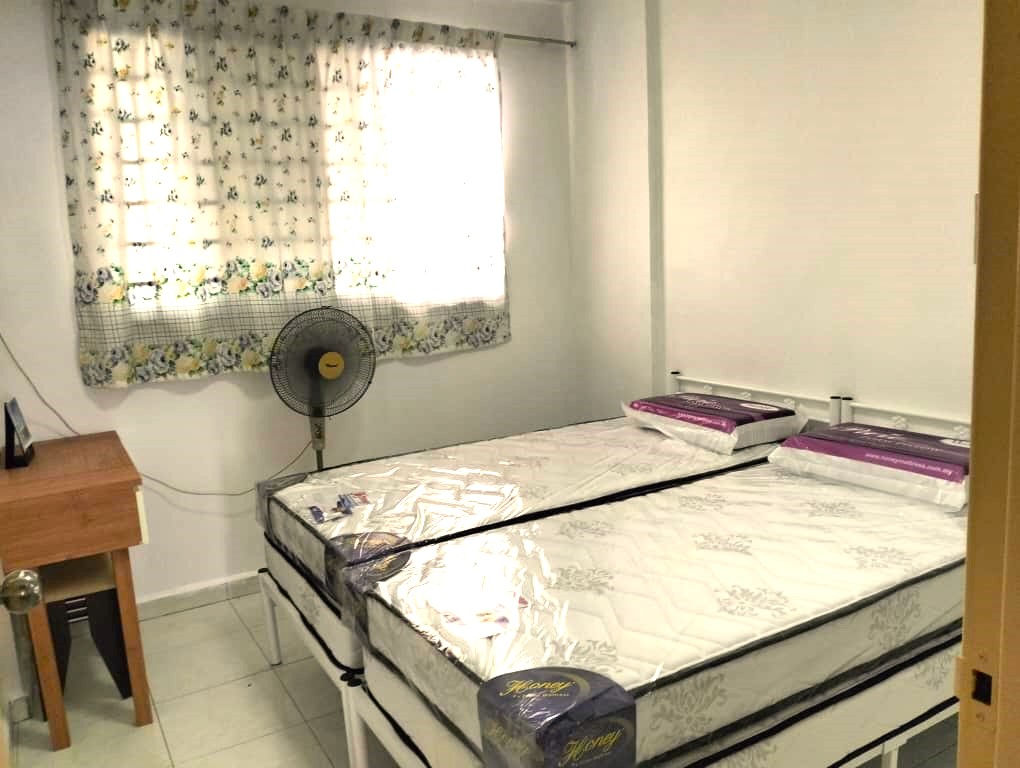 Common Room for Rent at Blk 725 Jurong West Avenue 5!