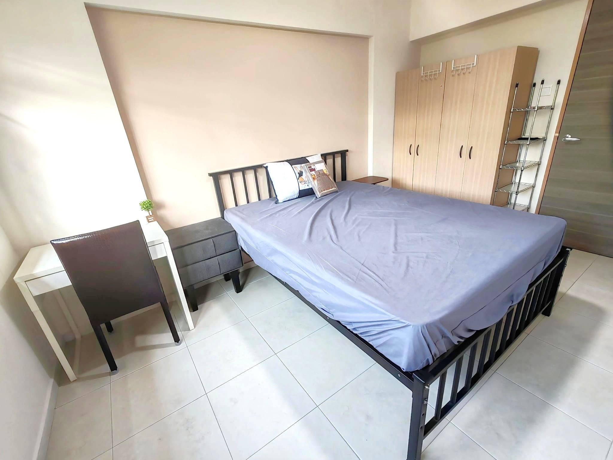2 Common rooms for rent at 588A Montreal Drive.