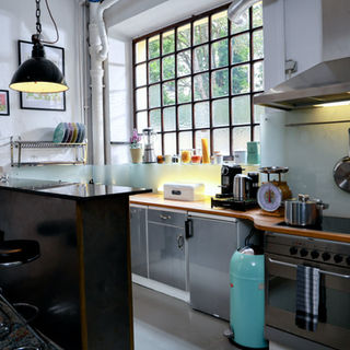 Offene Küche mit Bar im Meister Eder Studio, Mietstudio und Fotostudio in München