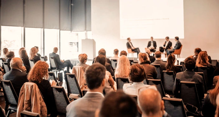 interview-round-table-discussion-busines