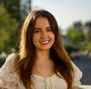 Zoe Richard Headshot.JPG