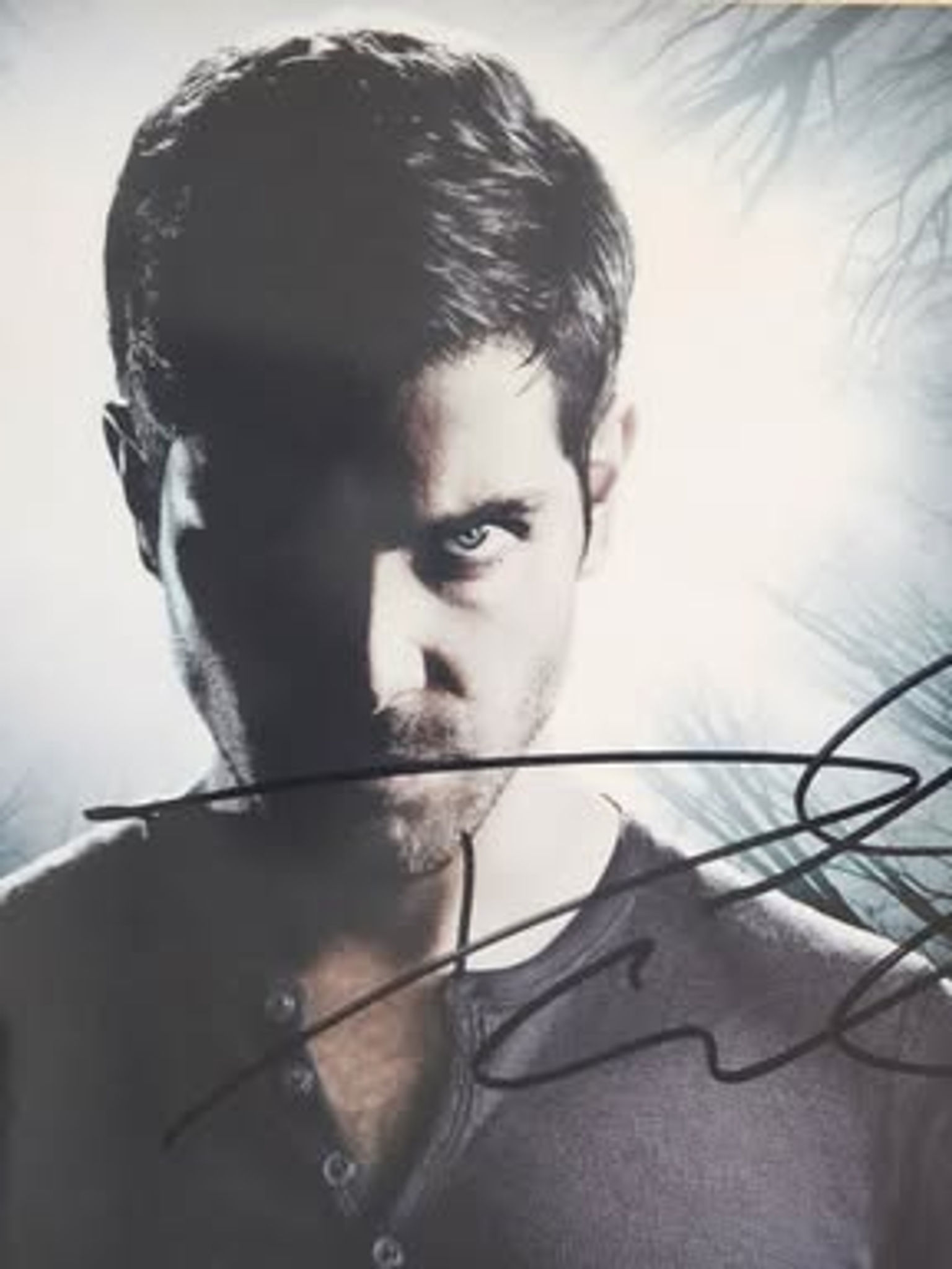 David Giuntoli Signed Grimm Smokey 10x8” Print
