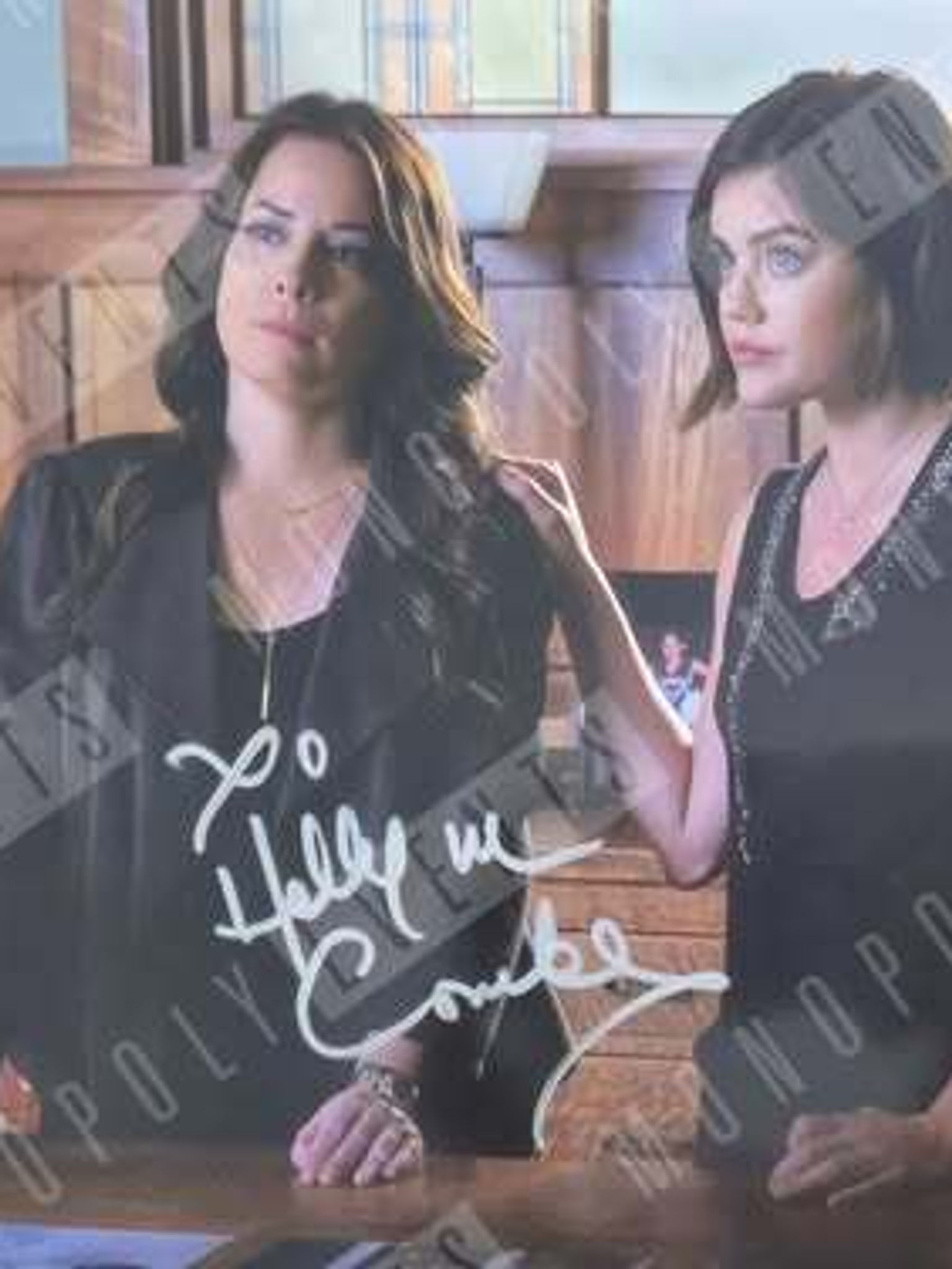 Holly Marie Combs Signed Pretty Little Liars Hand on Shoulder 10x8" Print