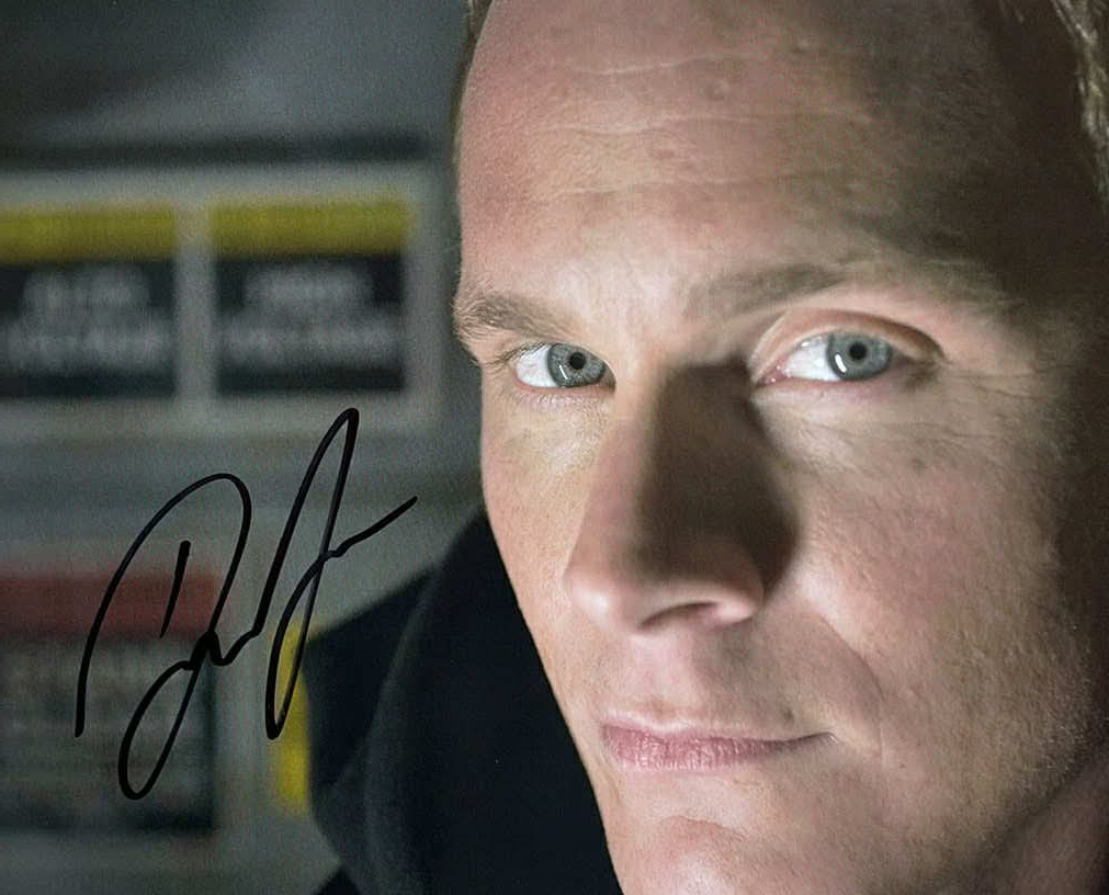 10x8" Heroes Super Close Up Print Signed by David Anders