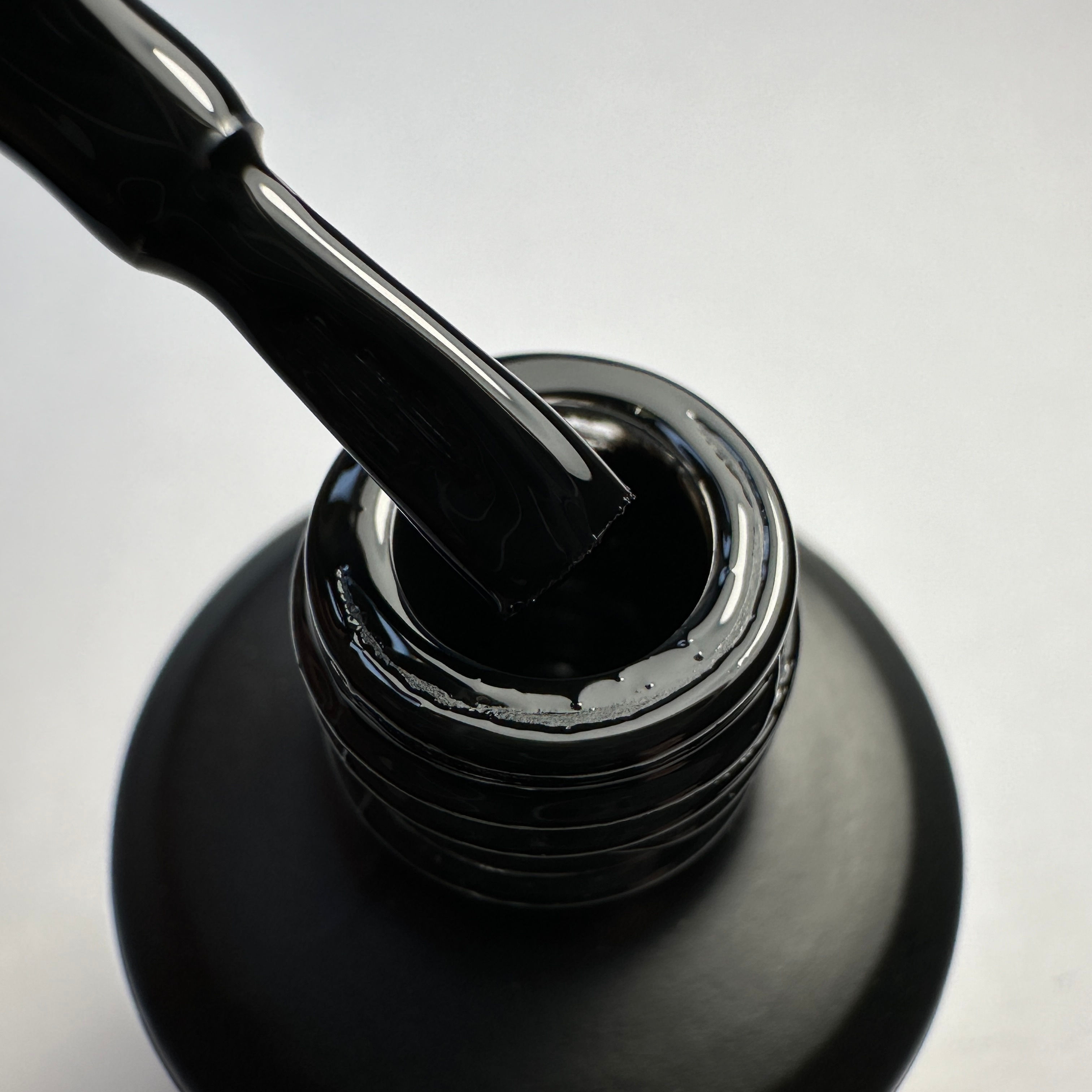 Imen. Päällysgeelilakka. Color Black 15ml