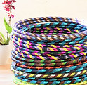 Stapel handgemachter Hula Hoop Reifen