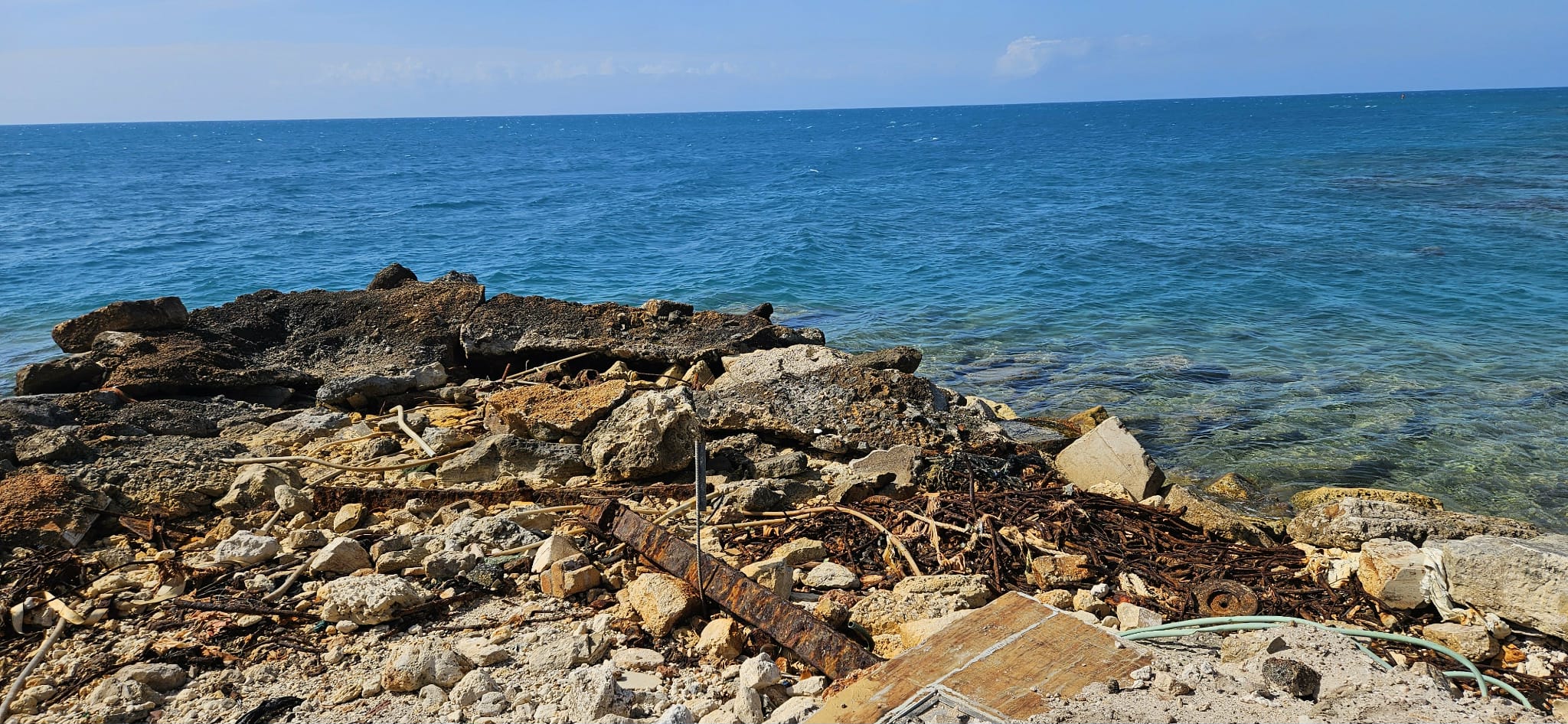Bermuda rocky beach