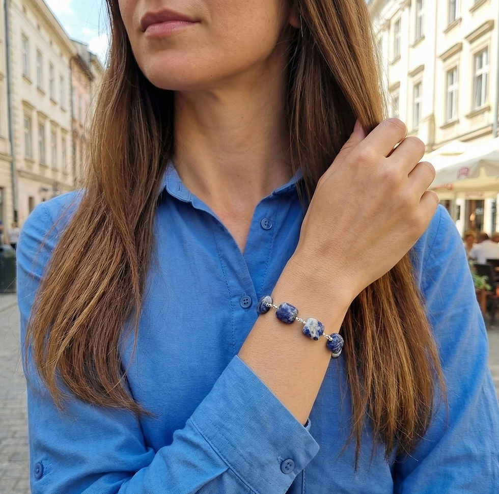 Bracciale Sodalite indossato