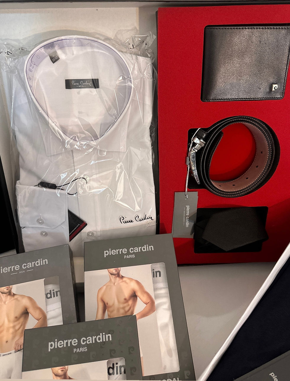 Küçük resim: Damat Bohça Seti Pierre cardin marka 