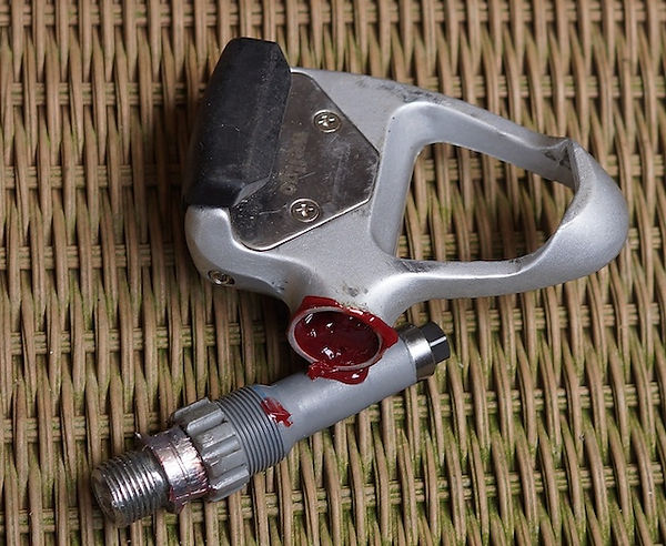 spd pedal and grease with axle