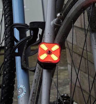 light bicycle cycle rear red ravemen