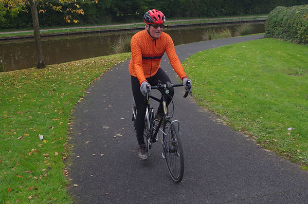 cyclist cycling track cana