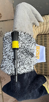 gtechniq brush and cloths