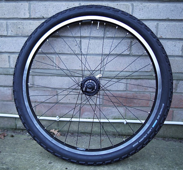 bicycle cycle wheel spokes rim tyre hun dynamo
