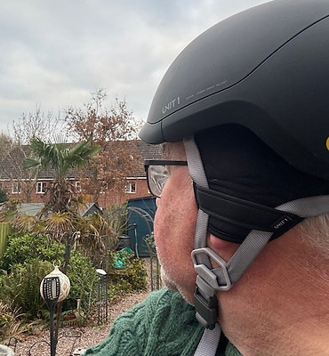 unit 1 winter liner nd neon MIPS helmet