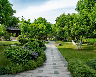 beautiful-moon-lake-park-ningbo-china.jpg