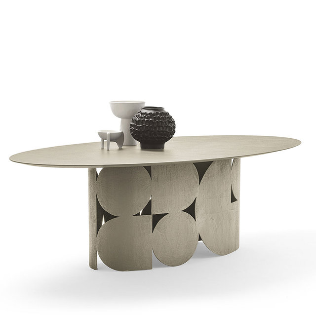 Mogg table Shape Uto Balmoral