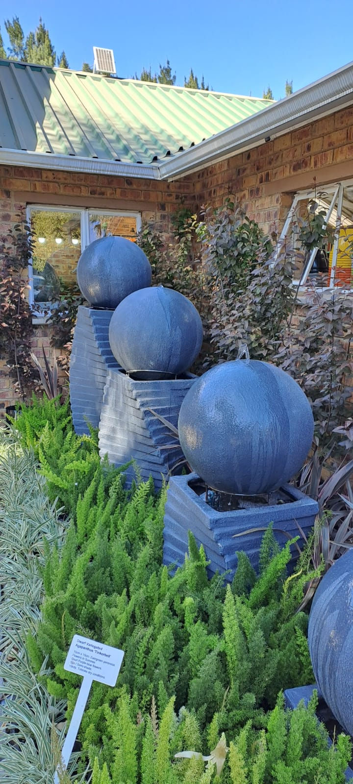 Thumbnail: Ampiere Fountain Range