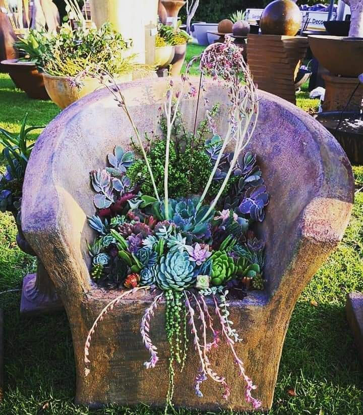 Thumbnail: Cottage Planter