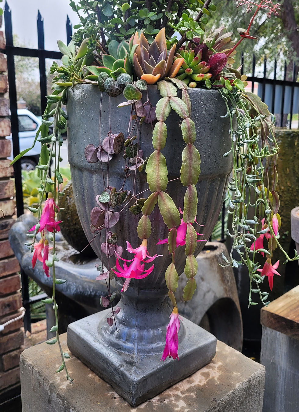 Thumbnail: Classic Urn Planter