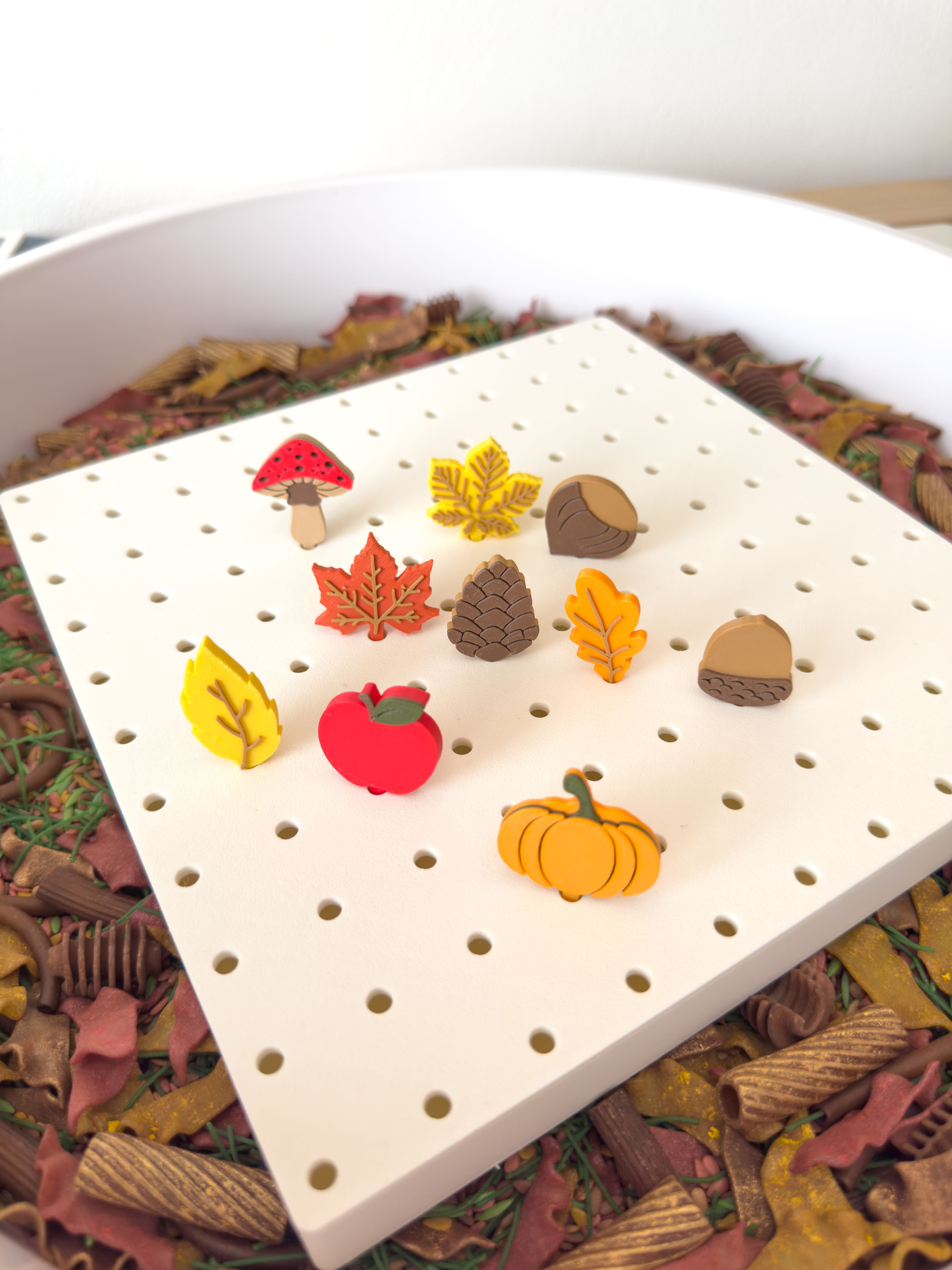 peguri peisaj de toamna geoboard motricitate fina ciuperca frunza artar mar stejar ghinda castan con dovleac padure ferma