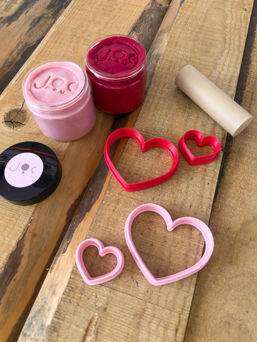 forme plastilina inimioare inima iubire valentine's day cookie cutters roz rosu joaca jucarii montessori activitati copii