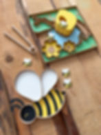 tavita senzoriala albina activitati copii primavara insecte invatam prin joaca montessori gradinita