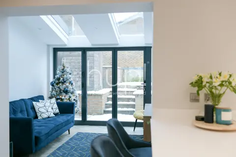 HUP! Roof System – premium glazed panels for bright interiors