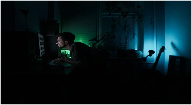 A boy use laptop