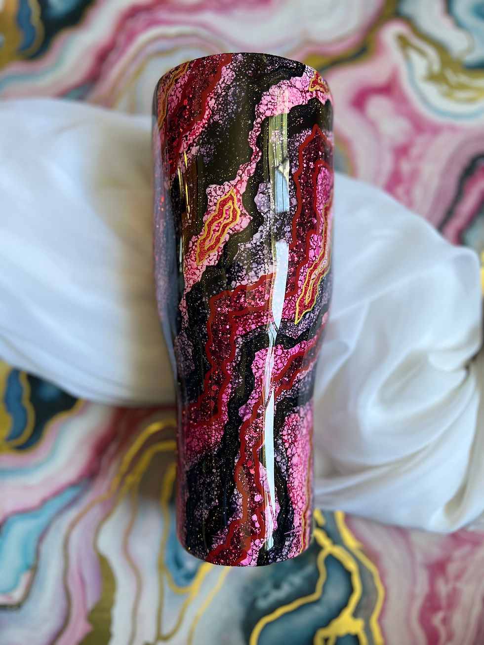Thumbnail: 40oz modern duo red and black destressed geode