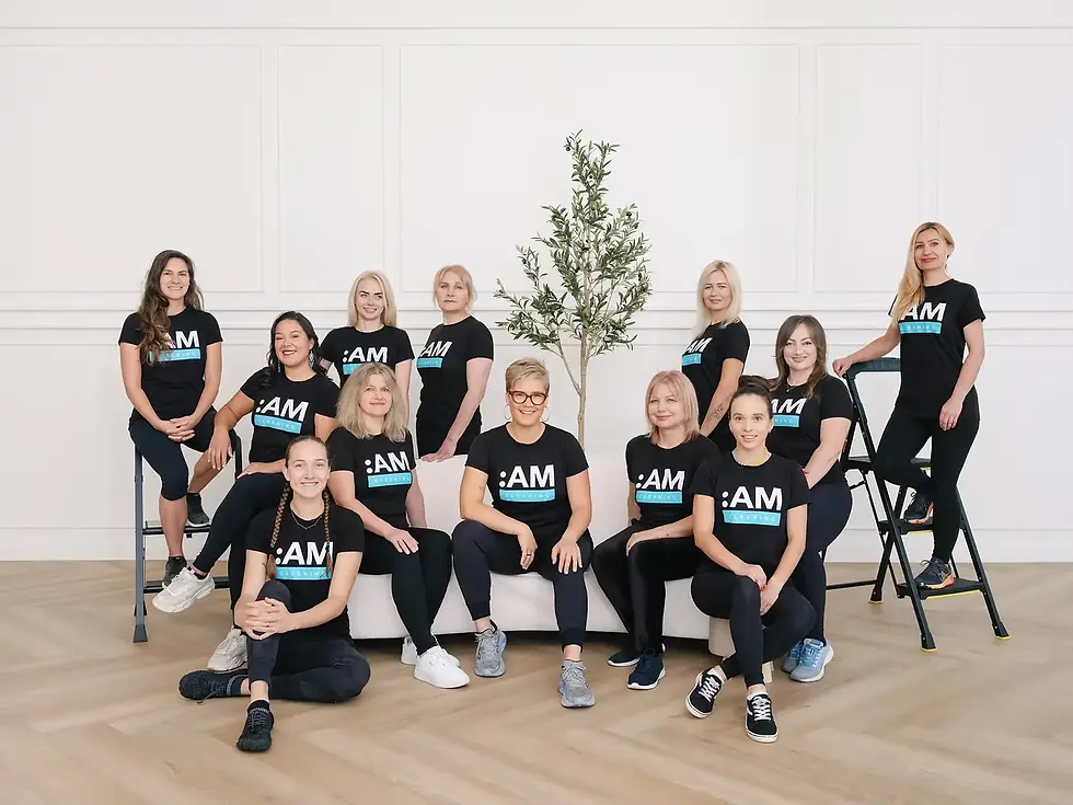 Команда AM Cleaning YYC — професійні клінери з Калгарі, що працюють з нетоксичними засобами