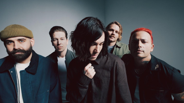 SLEEPING WITH SIRENS Releases New Single "PARALYZED". New Album Drops This June!
