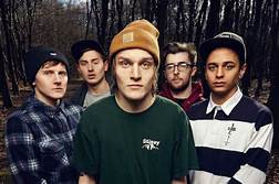 neck deep