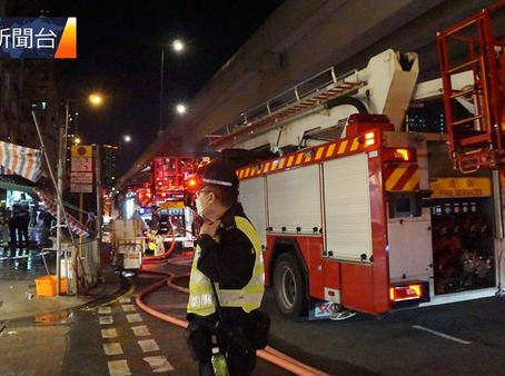 《全民新聞台》［港聞］渡船街單位點香燭起火  一老翁吸入濃煙不適