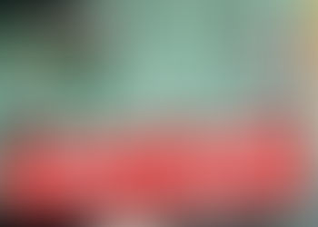 中環長江中心遭淋紅油 保安受傷 一名男子被捕