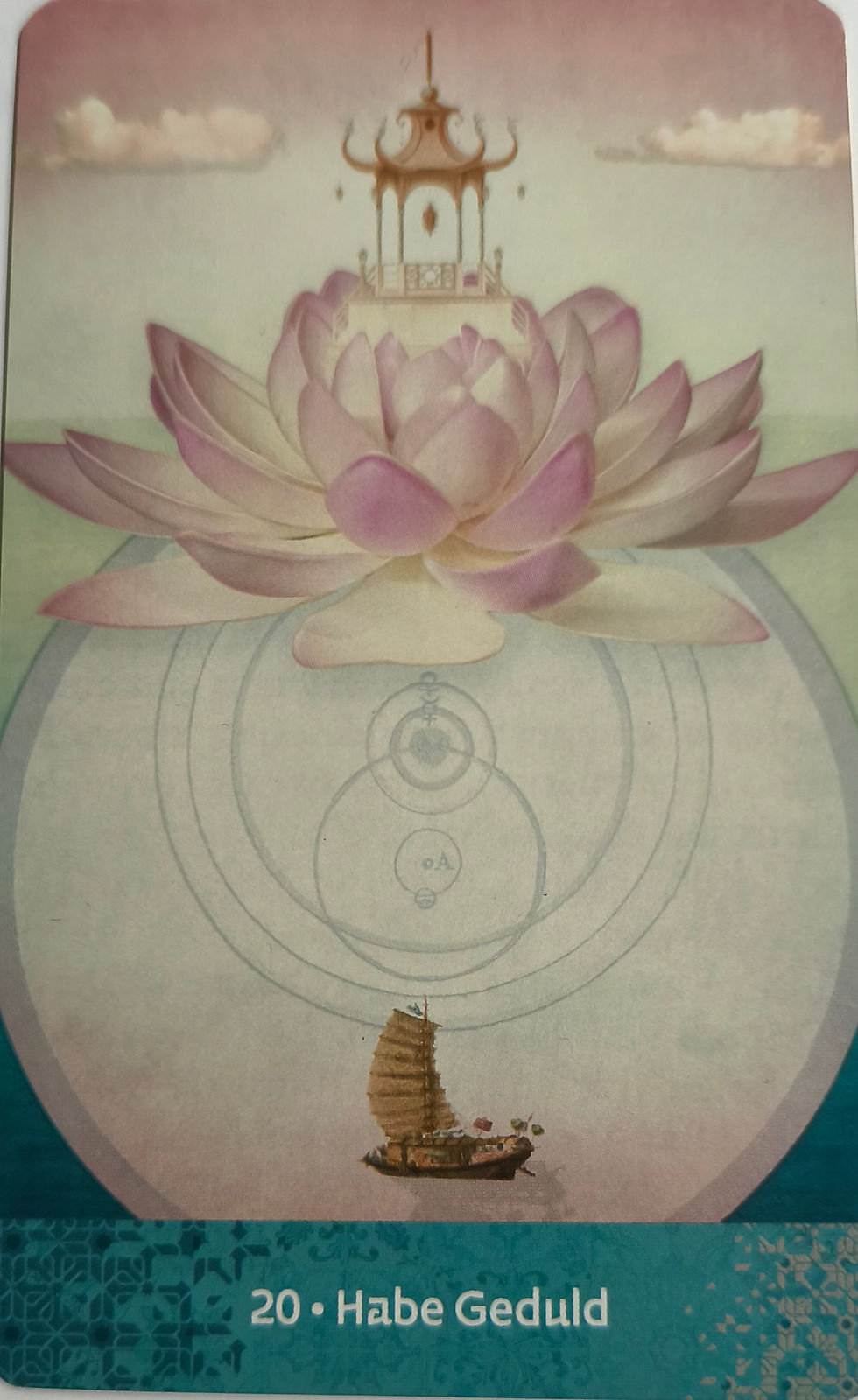 Boot vor einem Lotus