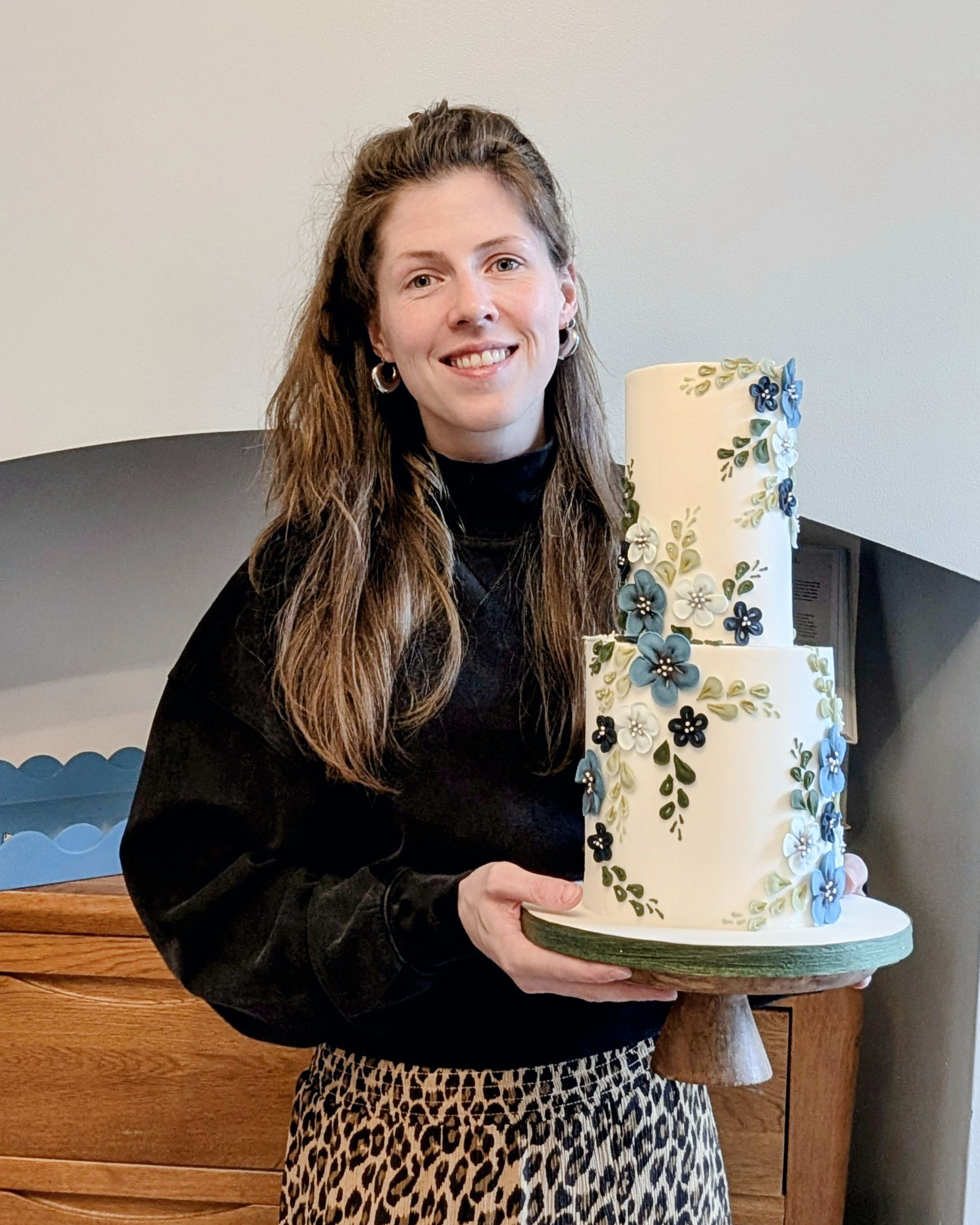 How to Make Royal Icing Flowers - 15 Page Recipe Book & How to Guide