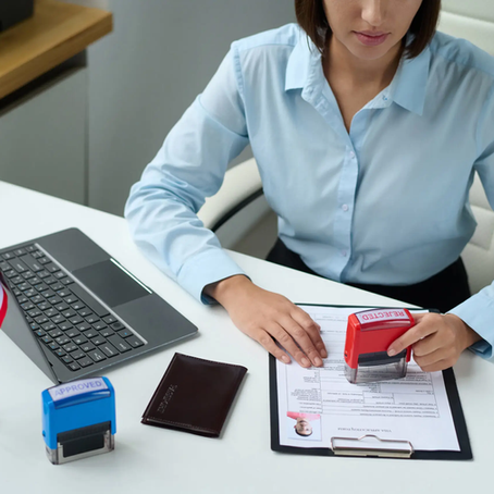 Notary Public USA: What Can Be Notarized, How to Find Notary & Become Notary 2026