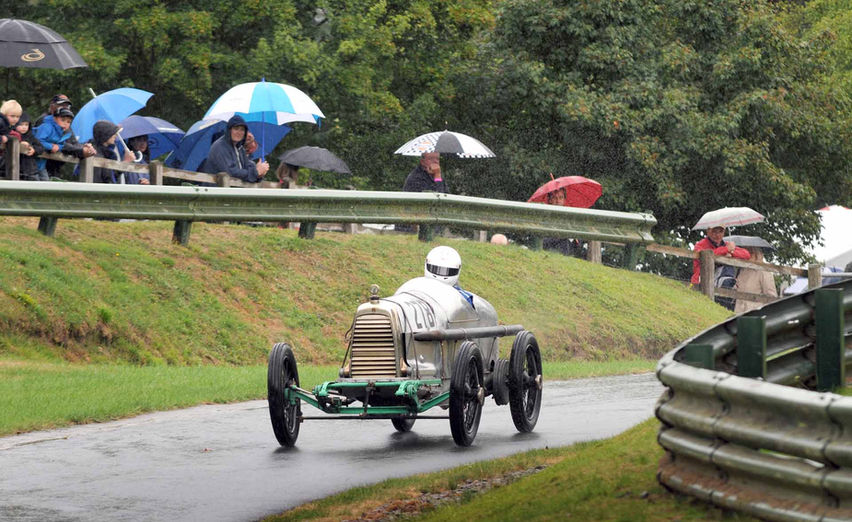 Aston Martin Razor Blade 