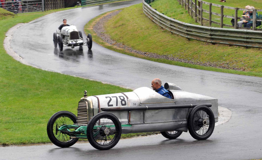 Aston Martin Razor Blade 