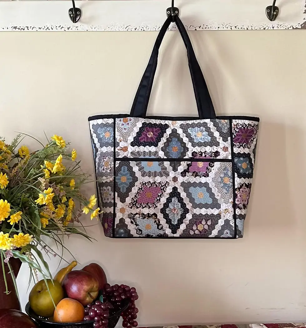 Thumbnail: Cheater Print8 Pocket Tote Bag Pattern