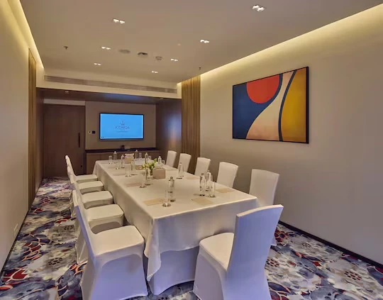 Couple-Friendly Hotels in Juhu Near the Beach for Memorable Stays