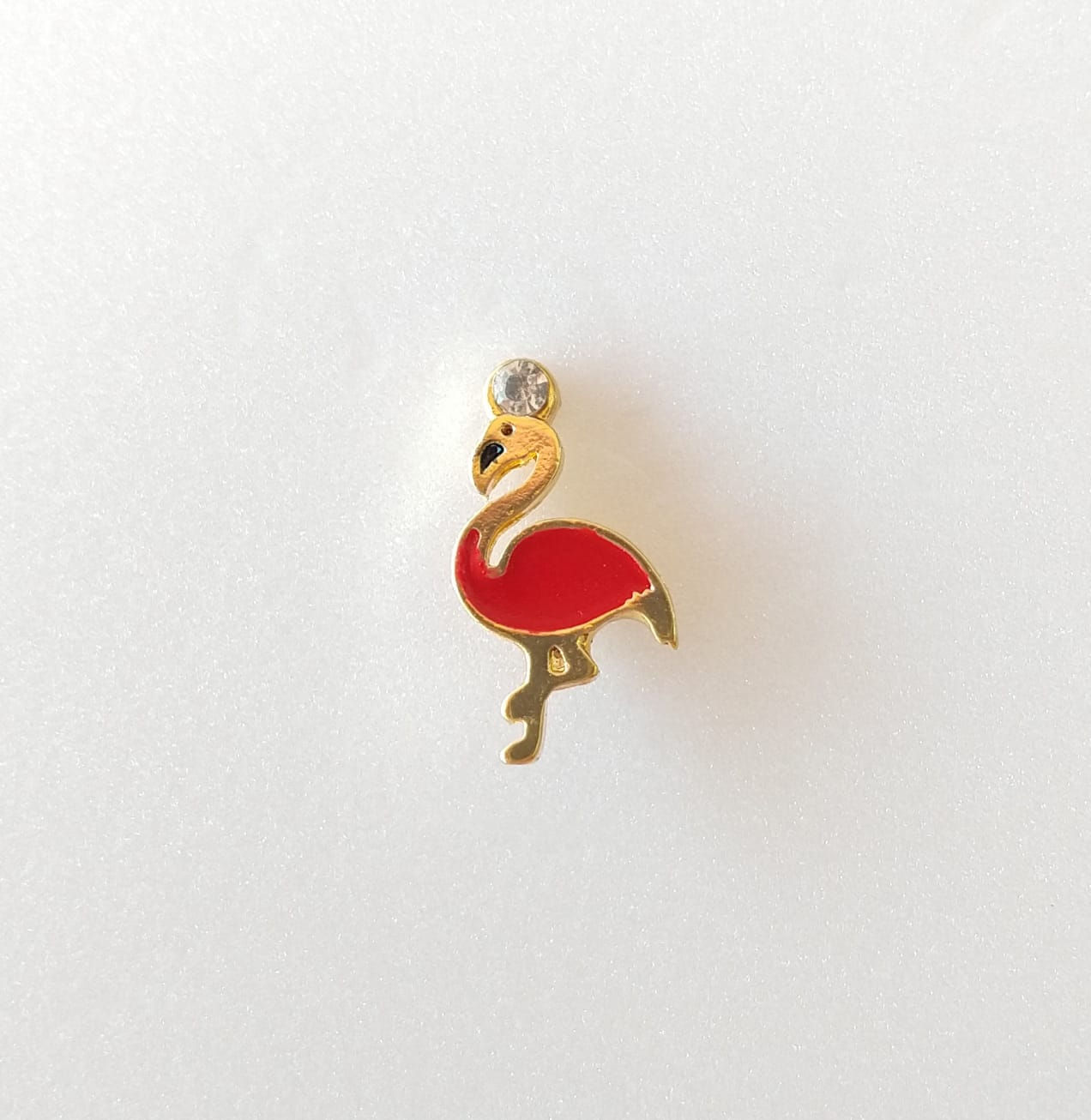 p101 - Piercing de flamingos banhado a ouro pintura em resina - par