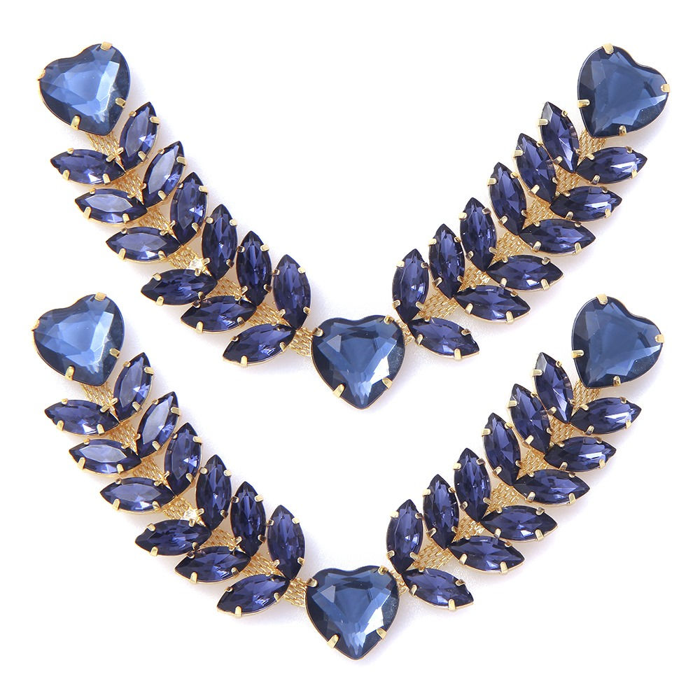 334 - Cabedal em V com navetes Banhado a Ouro - par