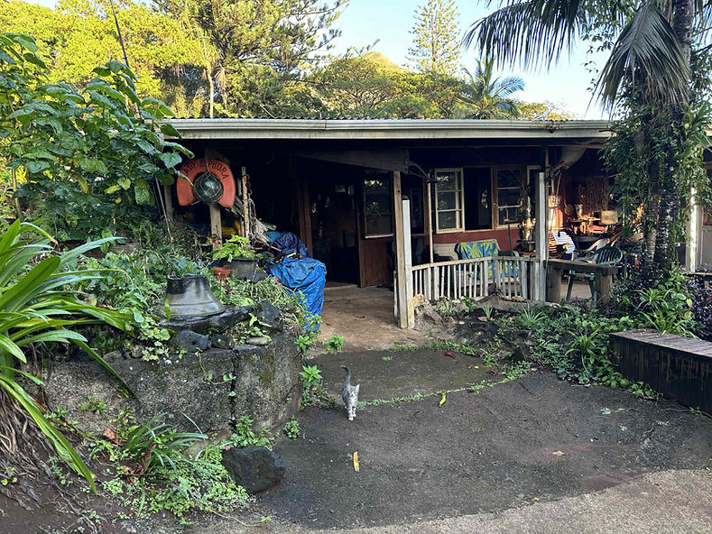 Maimiti Haven. Adams town Pitcairn Island