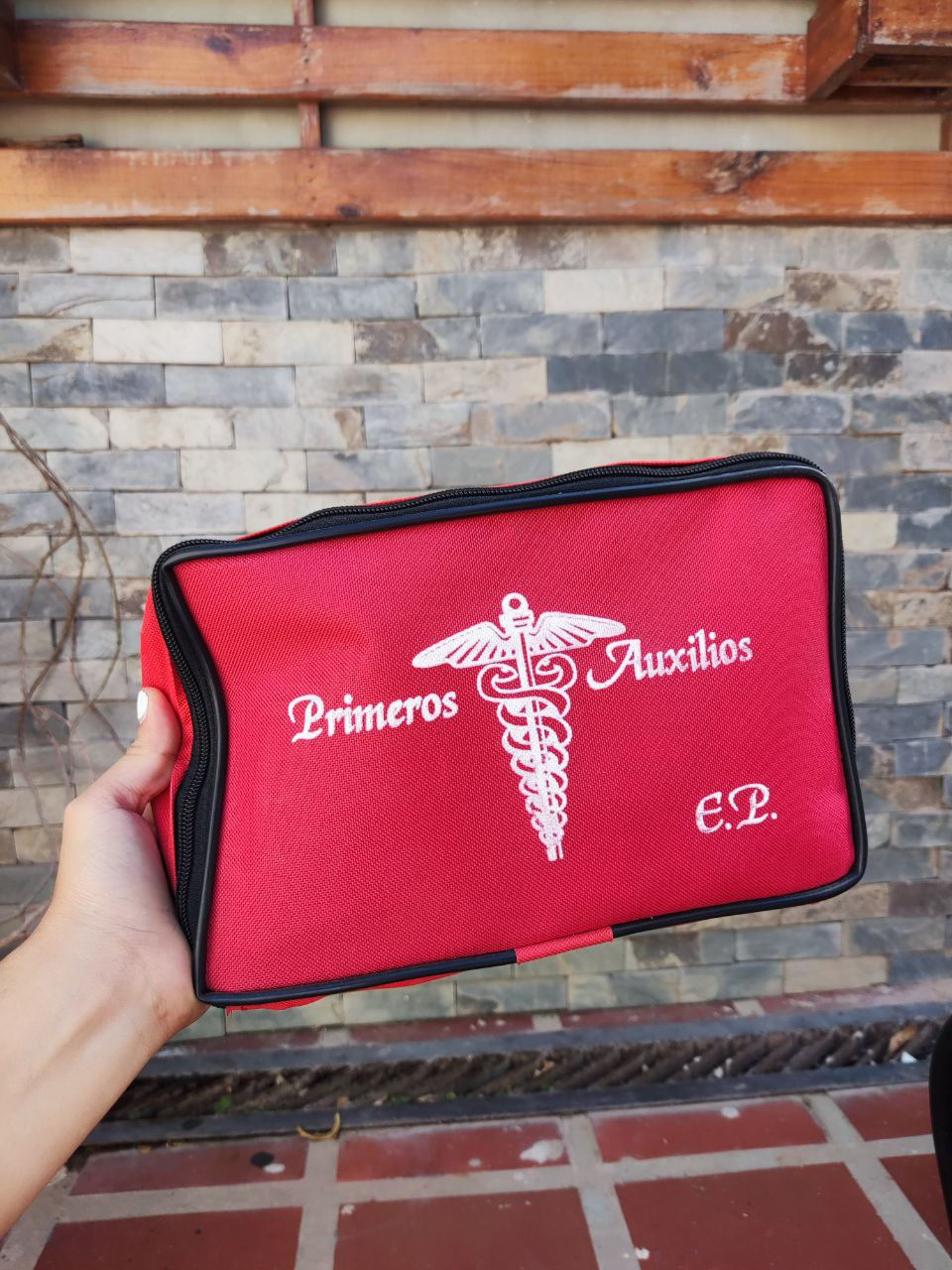 botiquin de primeros auxilios para vehiculos