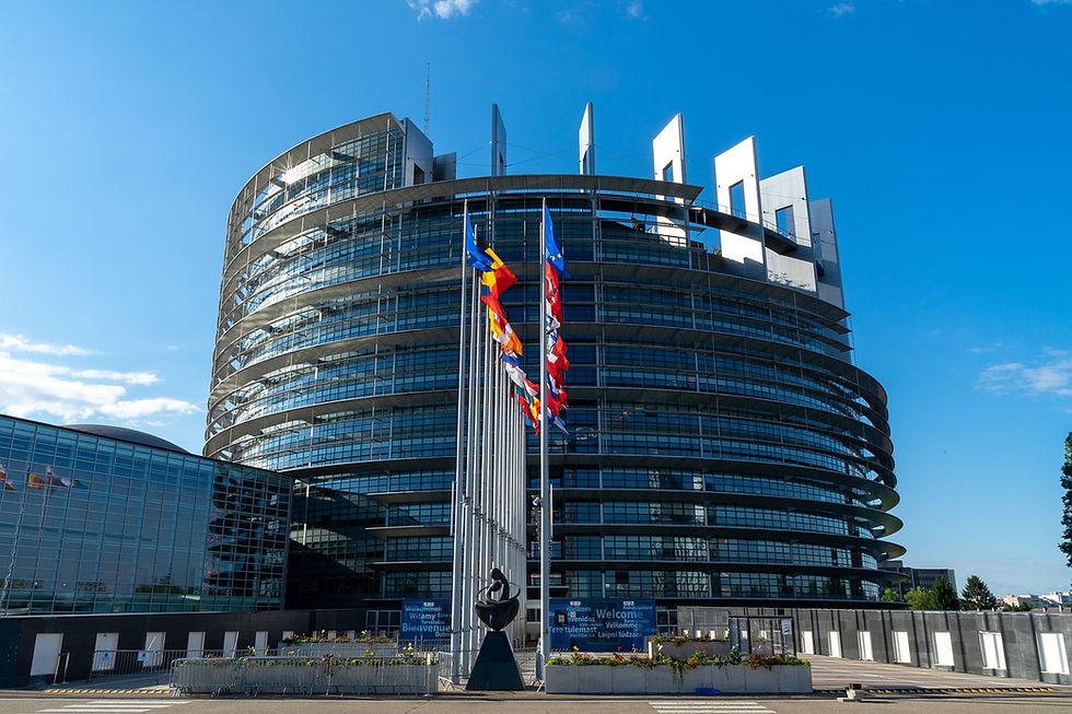 Europe palace, Europe, Flags image © USA-Reiseblogger / Pixabay Content License / pixabay