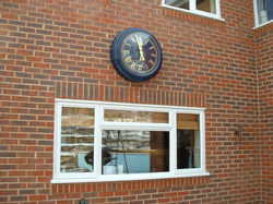 Bezel clock with cover glass