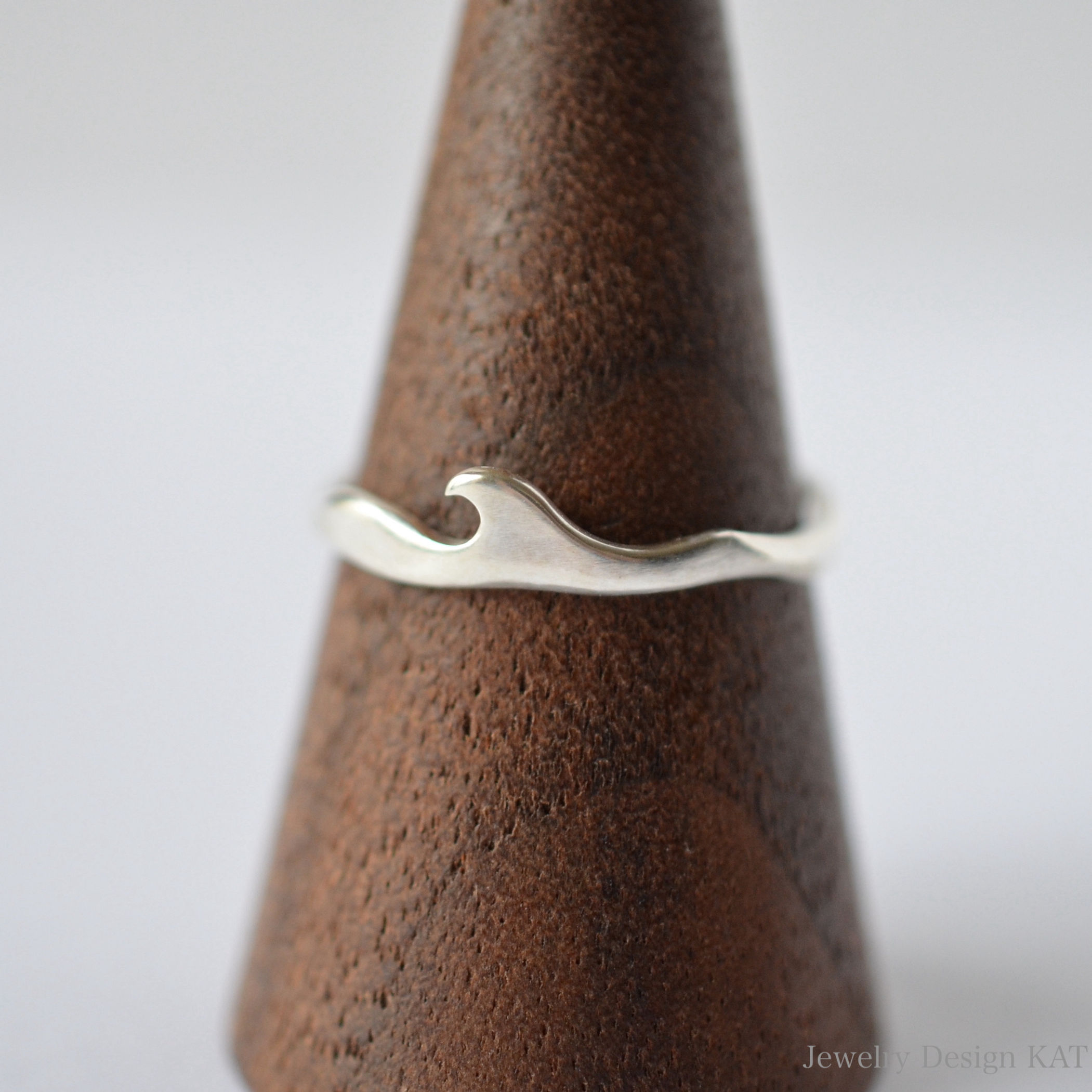 シンプルな指輪(波)