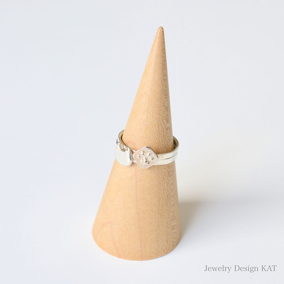 Thumbnail: Cat ring